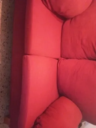 Sofá 2+3 plazas granate está muy bien