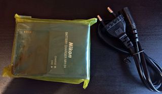 Caricabatterie Nikon MH-24 originale