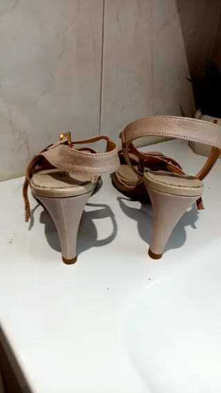Sandalias tacón mujer Abelardo beige/dorado