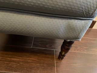 Puff rectangular de tela y madera