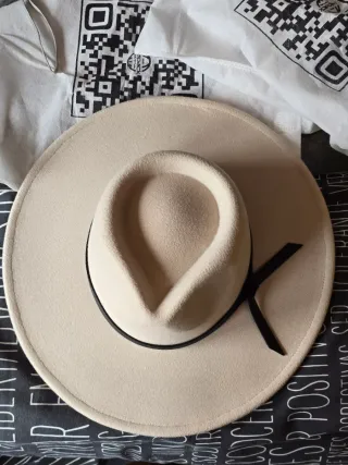 Sombrero di feltro uomo beige