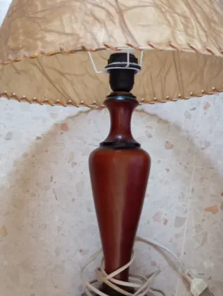 Lámpara de mesa vintage de papel y madera
