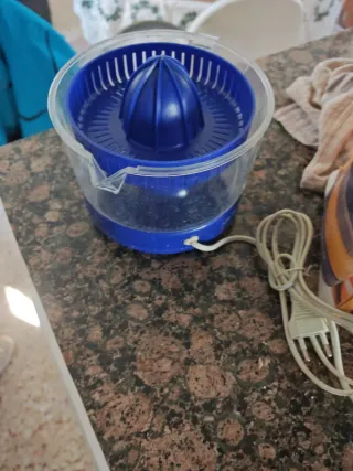 Exprimidor de zumo BROWN