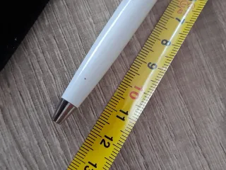 Bolígrafo mni puntero brillo con funda negra