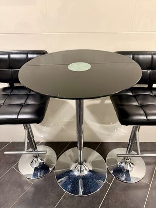 Mesa alta cocina + 2 sillas