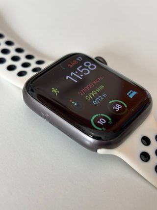 Apple Watch SE - 44mm Negro