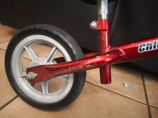 Bicicleta senza pedali Chicco Rossa