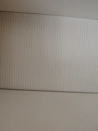 Estantería de madera blanca