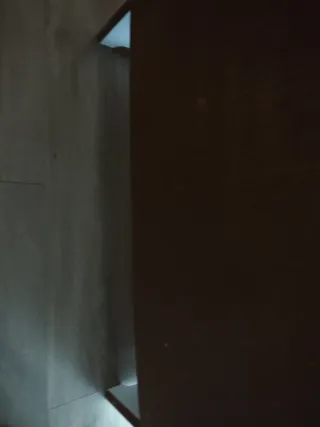 Estantería de madera blanca