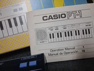 Piano Casio PT-1 vintage de 1980.