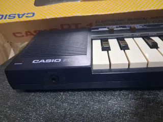 Piano Casio PT-1 vintage de 1980.