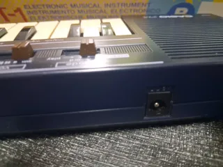 Piano Casio PT-1 vintage de 1980.