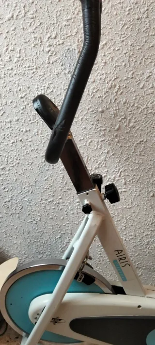 Bicicleta Estática AIRIS Fitness