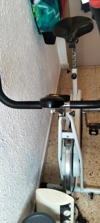 Bicicleta Estática AIRIS Fitness