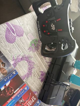 Pack PREMIUM PS4 500GB + Volante + Juegos + Mandos