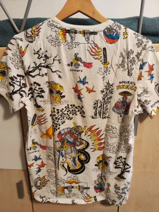 Camiseta Bershka Talla S Estampado Japonés