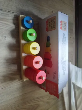 Juego de apilar aros de madera