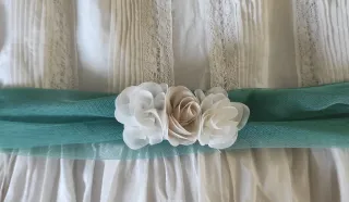 Vestido corto comunión blanco con fajín verde agua