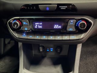 Hyundai i30 2018 fastback Etiqueta C