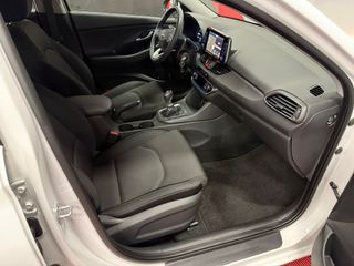 Hyundai i30 2018 fastback Etiqueta C