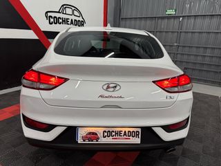 Hyundai i30 2018 fastback Etiqueta C