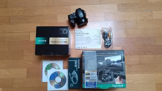 Fujifilm Finepix S2000HD (defect)