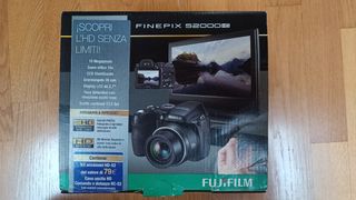 Fujifilm Finepix S2000HD (defect)