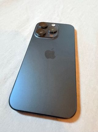 iPhone 15 Pro 128GB + 9 Fundas + Apple Watch SE