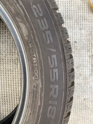 Neumáticos  para nieve 235 55 R18 Casi nuevos.