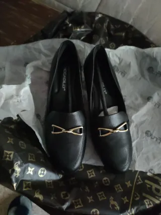 Scarpe mocassini da donna.