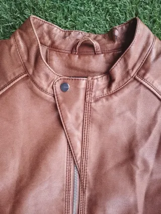 Chaqueta Pull and Bear marrón Talla XL 42