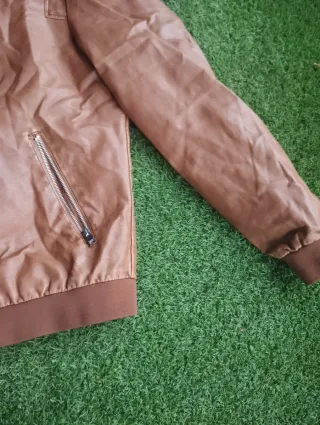 Chaqueta Pull and Bear marrón Talla XL 42