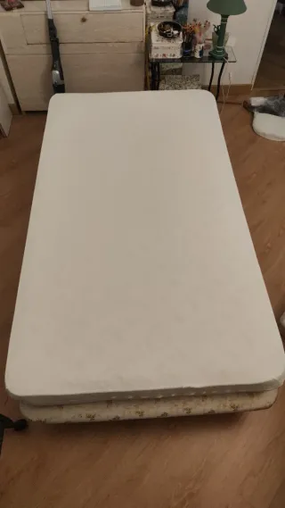 Somier Tapiflex Firme y Resistente en buen estado