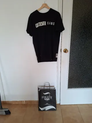 Camiseta Negra Pirate Gang