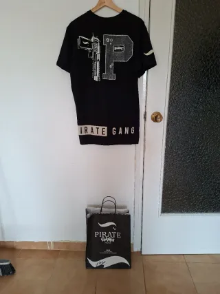 Camiseta Negra Pirate Gang