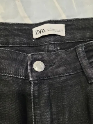 Vaqueros ZARA negros mujer