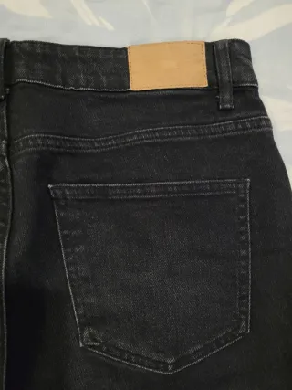 Vaqueros ZARA negros mujer