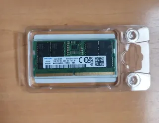 2 módulos  Samsung  16GB DDR5 5600MHz RAM Portátil