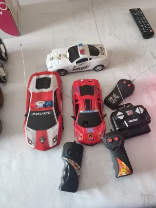 Lote 3 coches teledirigidos y mandos