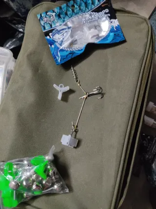 Kit de pesca con anzuelos triple