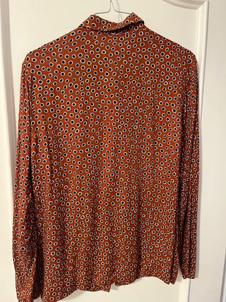 Blusa SYSTEM ACTION Estampada Marrón y Negra