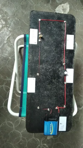 Circuito eléctrico básico escolar