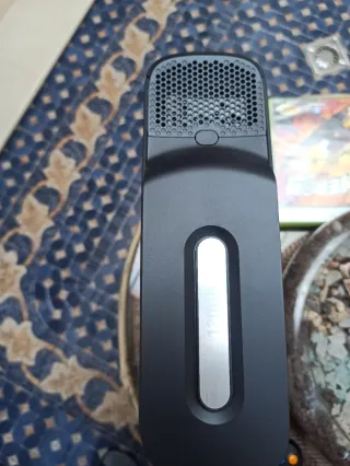 Xbox 360 Negra + 2 Mandos y 4 Juegos