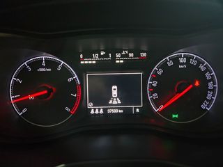 Opel Corsa automático único por sus pocos kms.