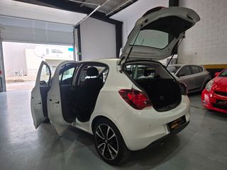 Opel Corsa automático único por sus pocos kms.