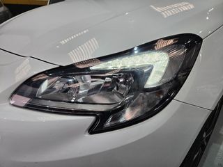 Opel Corsa automático único por sus pocos kms.