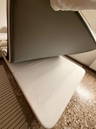 Colchón y somier desmontable en muy buen estado