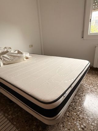 Colchón y somier desmontable en muy buen estado