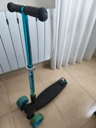 Patinete 3 Ruedas Azul con luces