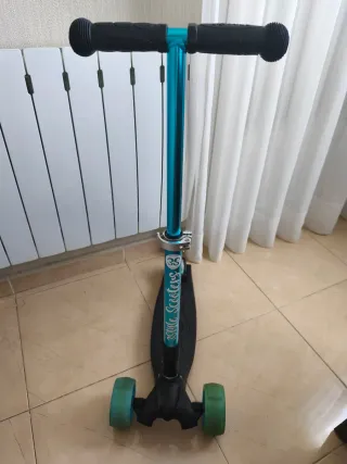 Patinete 3 Ruedas Azul con luces